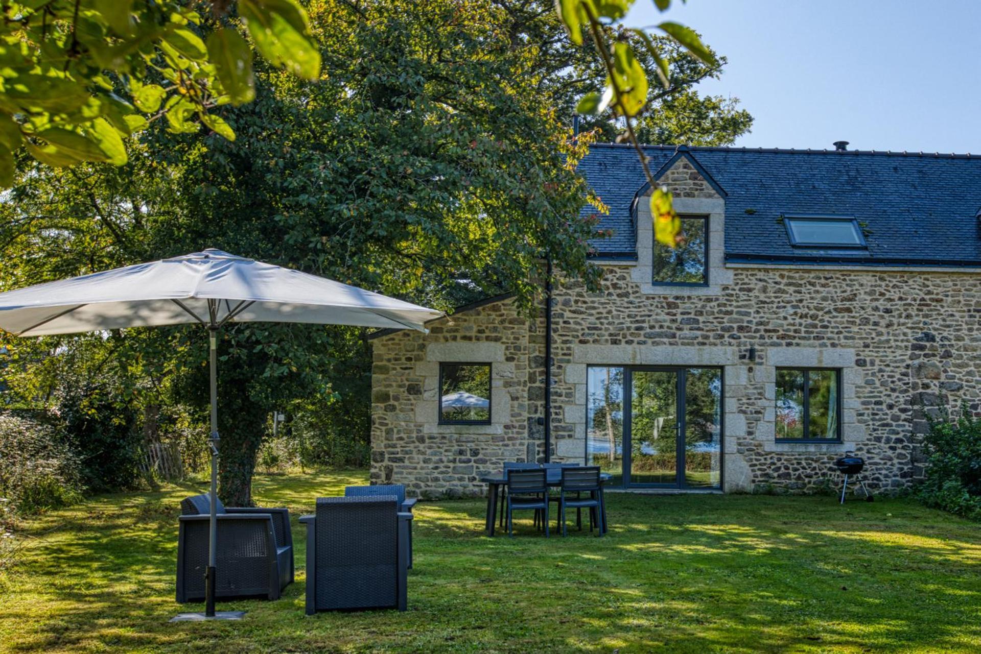 Les gîtes du Plec - Piscine Locoal-Mendon Chambre photo